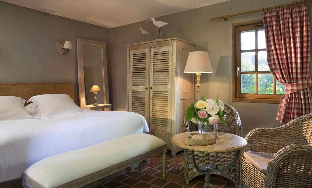 Auberge De La Source - Hotel De Charme, Collection Saint-Simeon バヌルヴィル・ラ・ベルトラン 部屋 写真